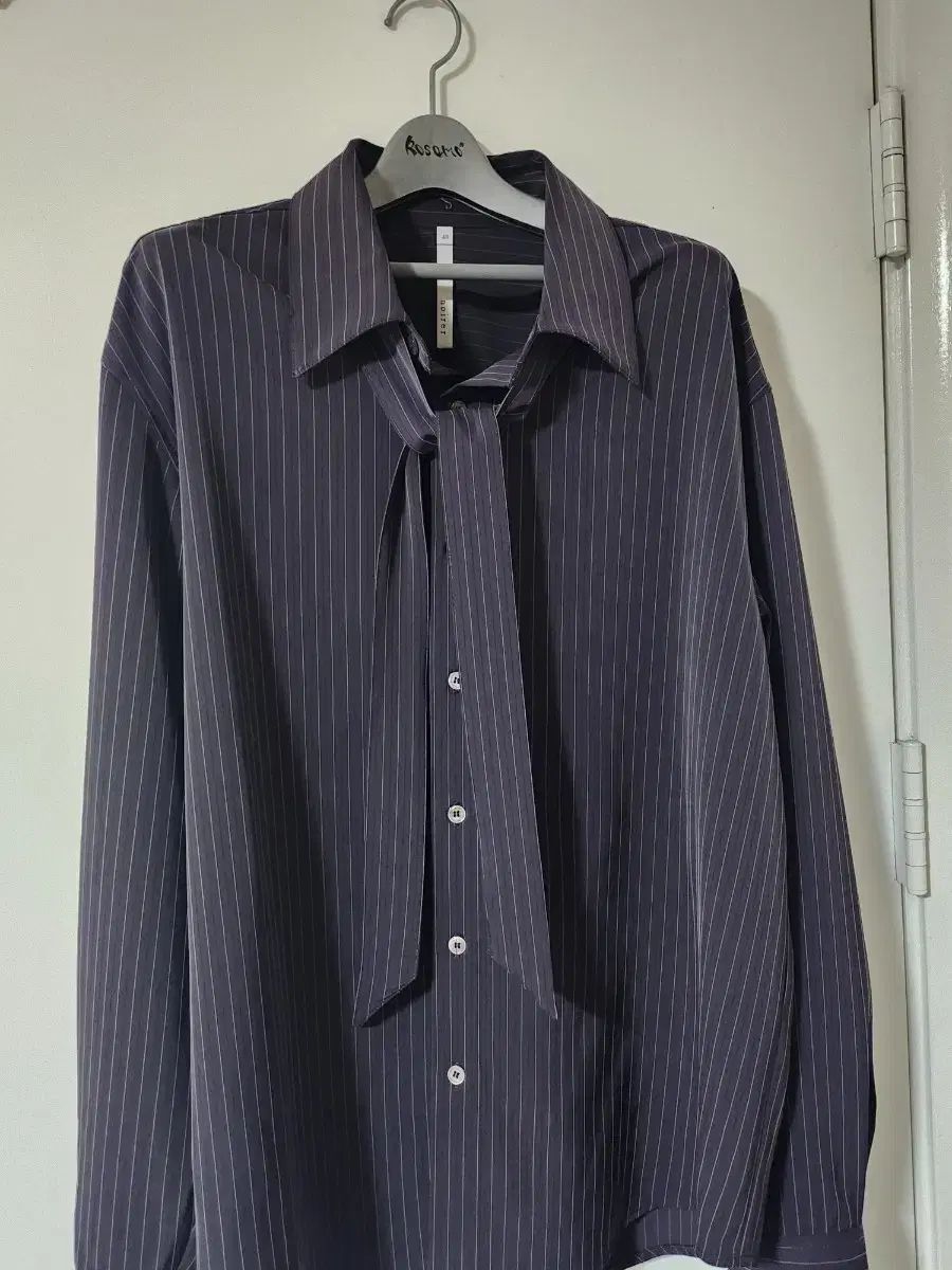 緊急入荷！ 48 ノイア ストライプ スカーフ シャツ アッシュパープル 品質も 絶対に保証！