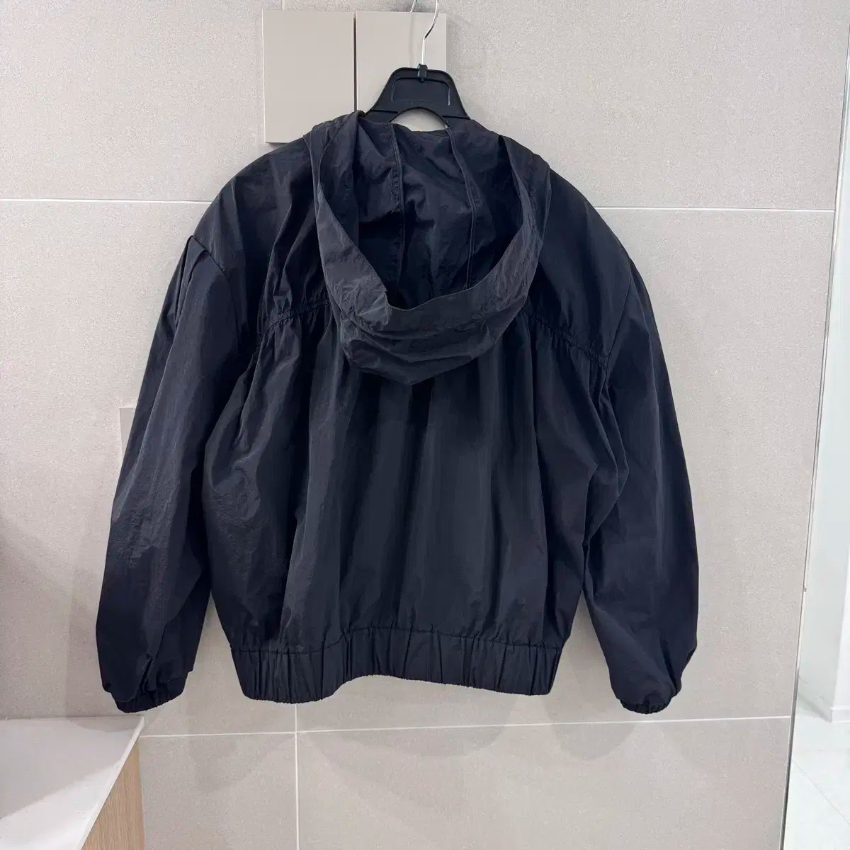 g_cut シャーリング クロップド ウィンドブレーカー