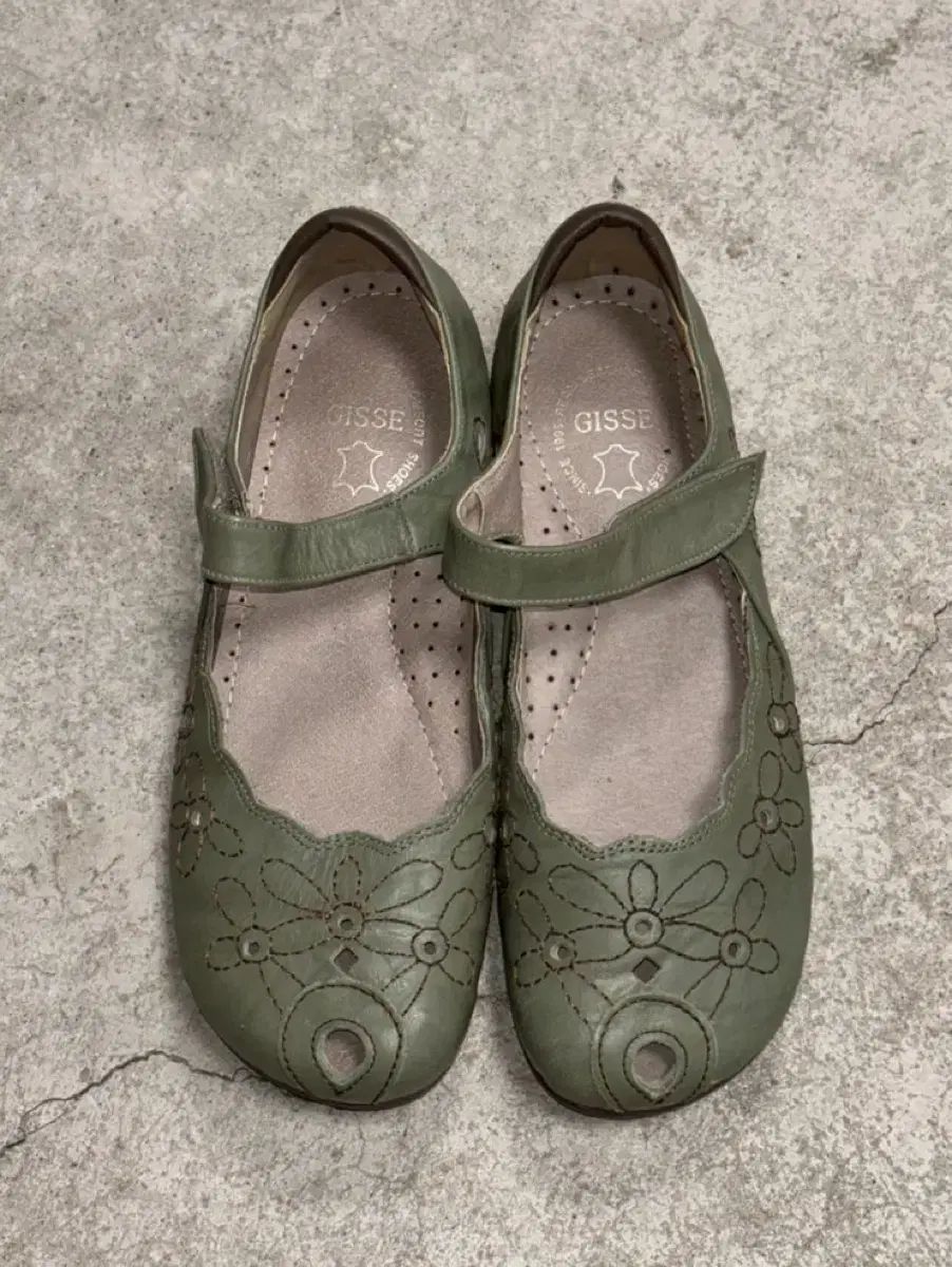 森ガール 靴 フラットシューズ gisse 230