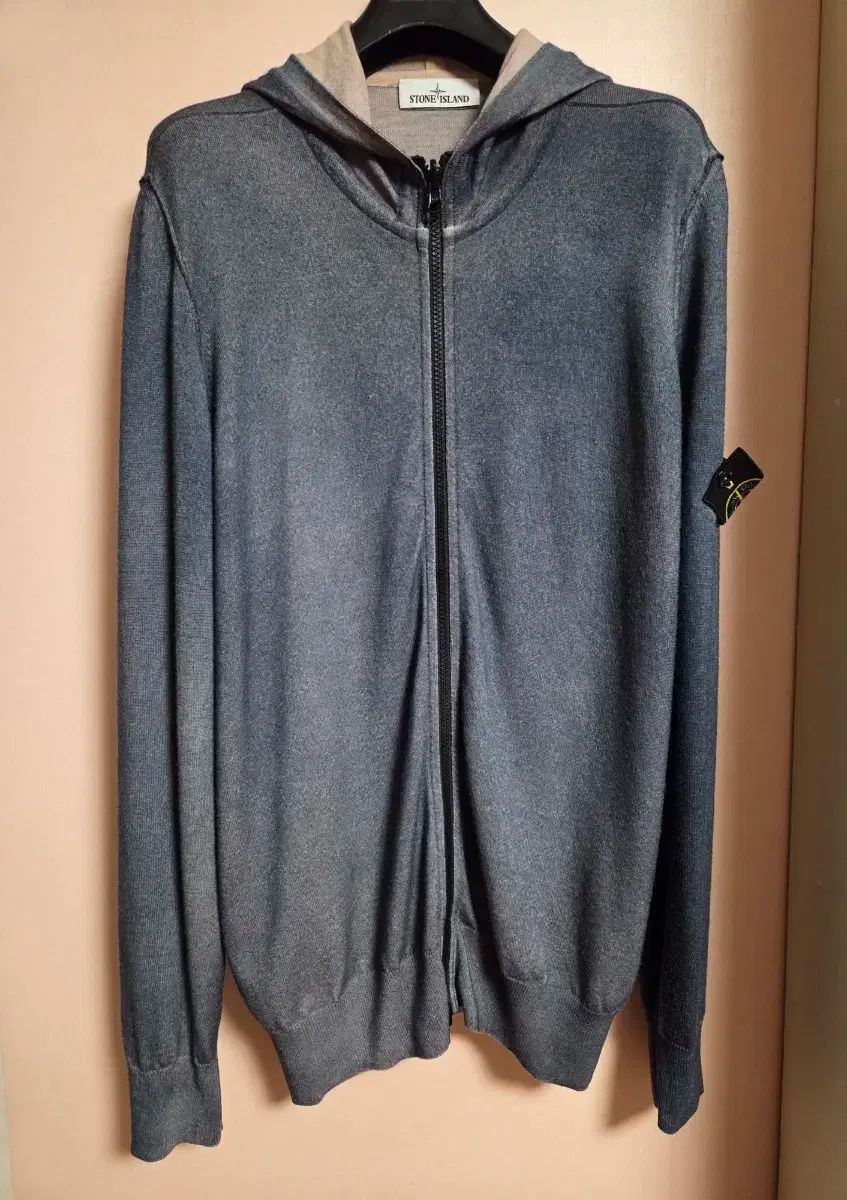 ストーン フード ニット ジップアップ