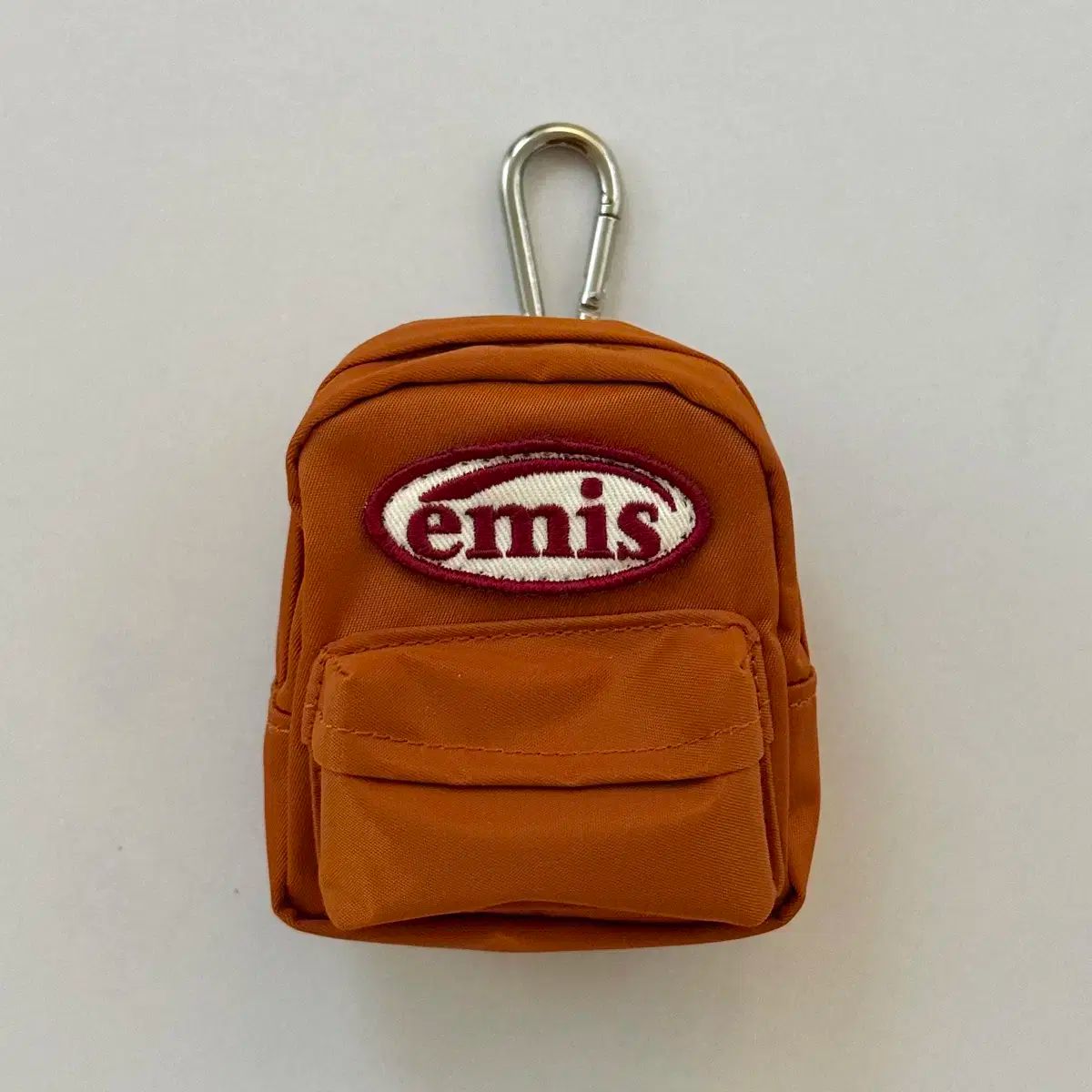 ラス1 新品未使用　emis マイクロバックパックキーリング EMIS マイクロ バックパック キーホルダー 新品 - メルカリ