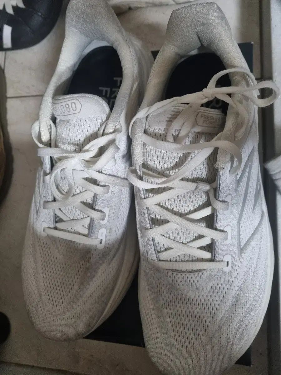 ニューバランス ランニングシューズ フレッシュフォーム 1080 v14