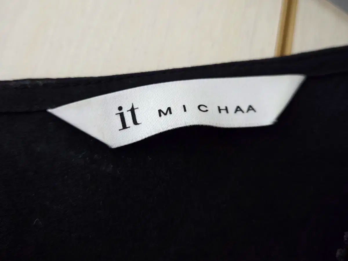 イッミシャ it MICHAA ノースリーブ ブラウス