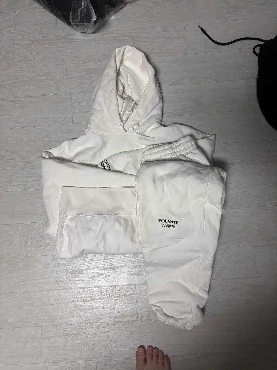 ボランテ ラピナート 白 起毛 WHO フード セットアップ 3 2