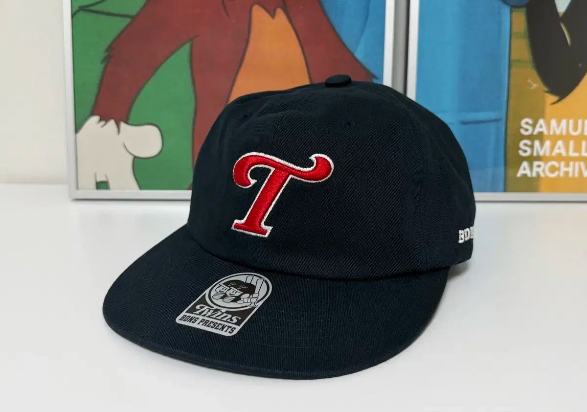 BDNS x LGツインズ Classic ロゴ キャップ ネイビー