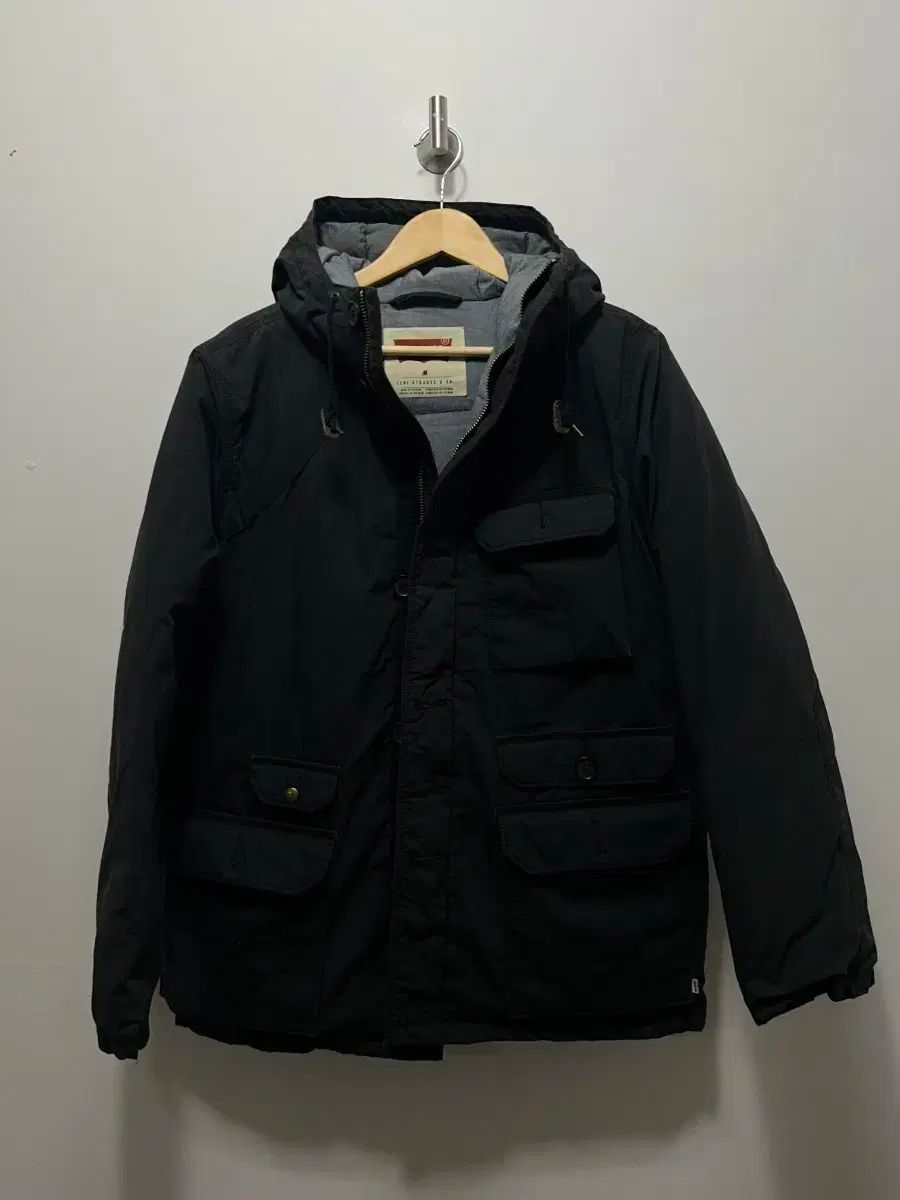 リーバイス ブラック WHO マウンテンパーカー アウター ダウン M