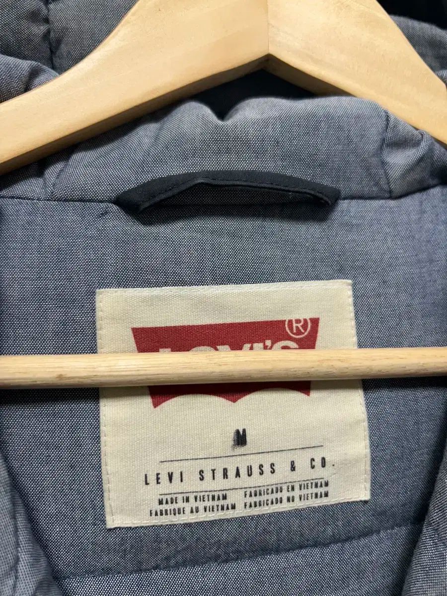 リーバイス ブラック WHO マウンテンパーカー アウター ダウン M ODELLYA_COM