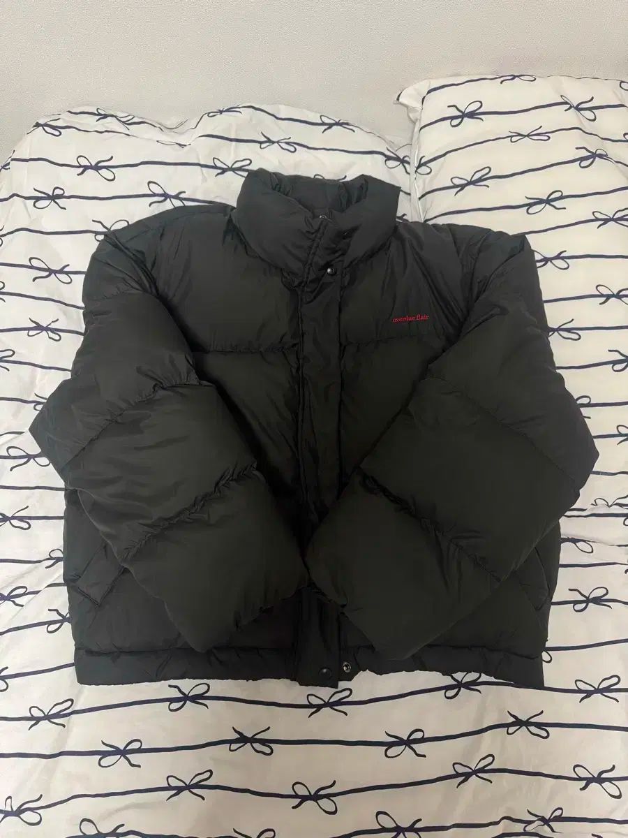 オーバーデューフ グロッシー ダウン パディング ブラック