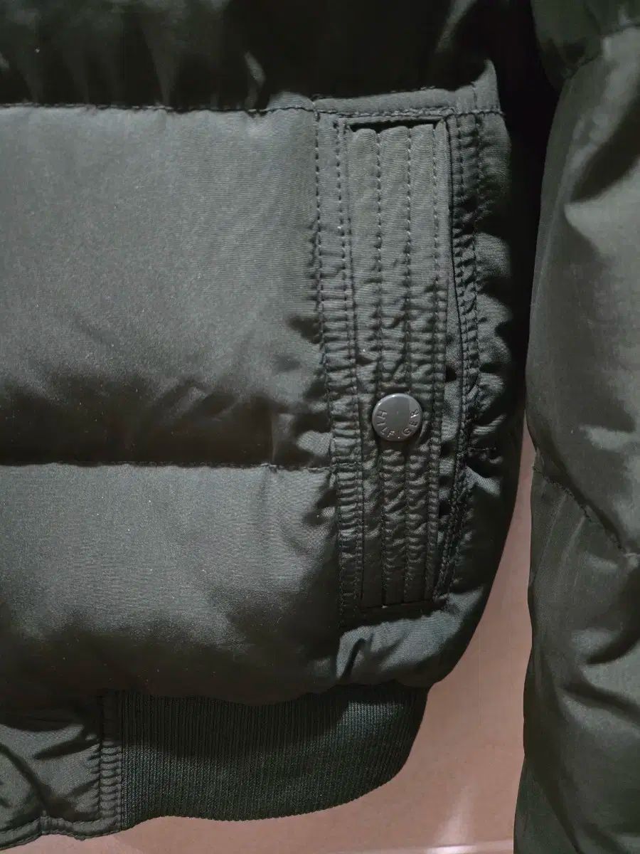 トミーヒルフィガー