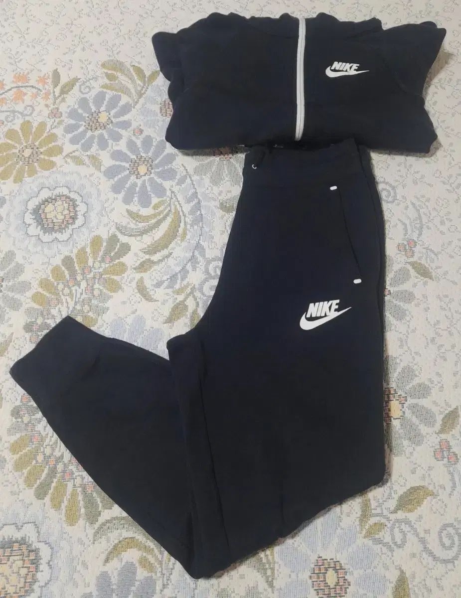 レディース NIKE トレーニングウェア セット