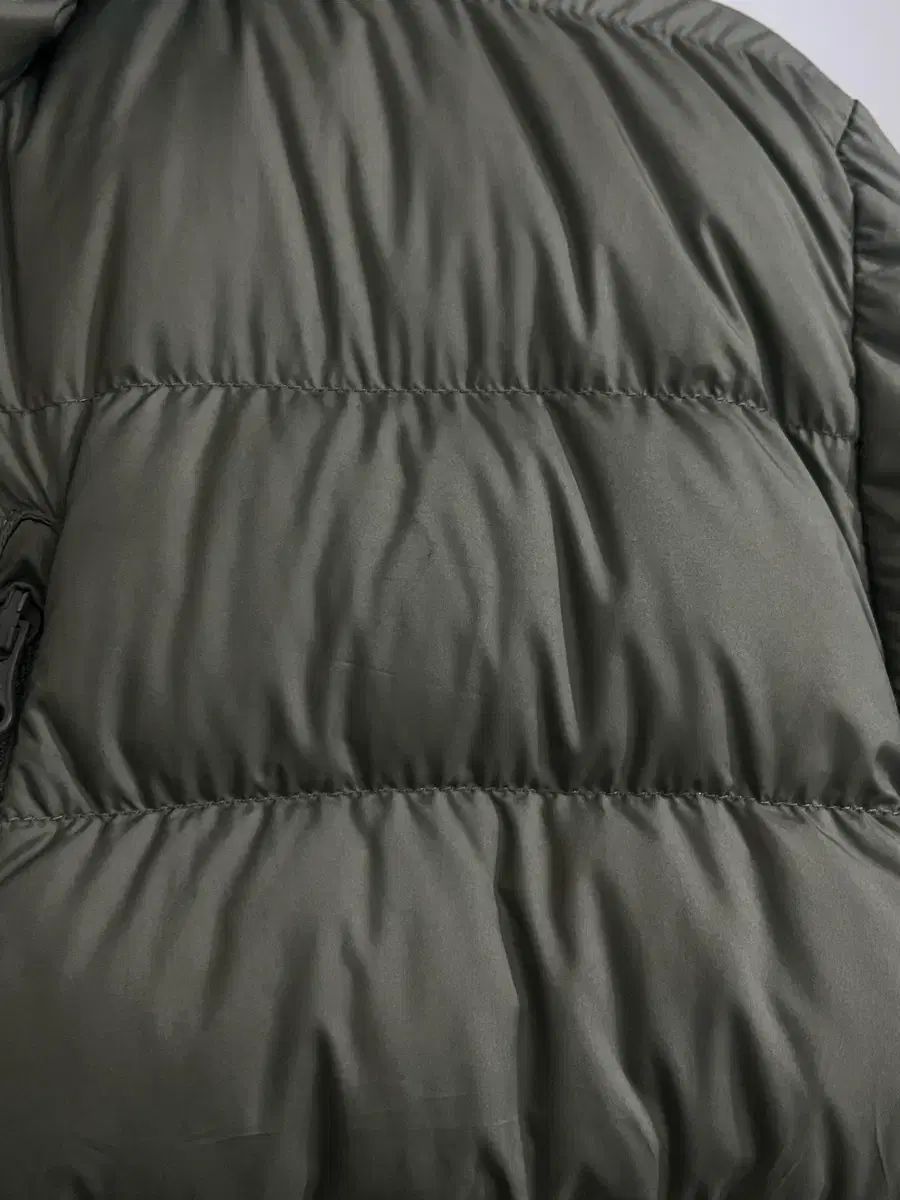 ムシンサ 軽量ダウン カーキ m