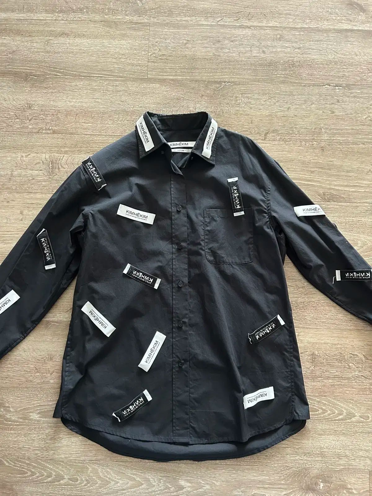 김해김 my uniform label shirt