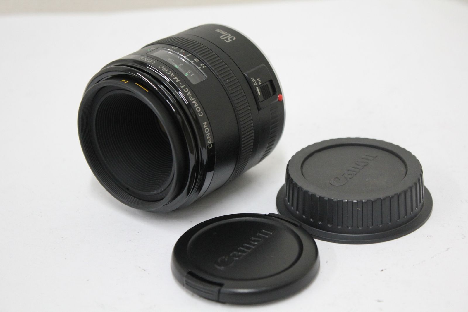 返品保証 キャノン Canon COMPACT-MACRO LENS EF 50mm F2.5 前後キャップ付き レンズ e3837