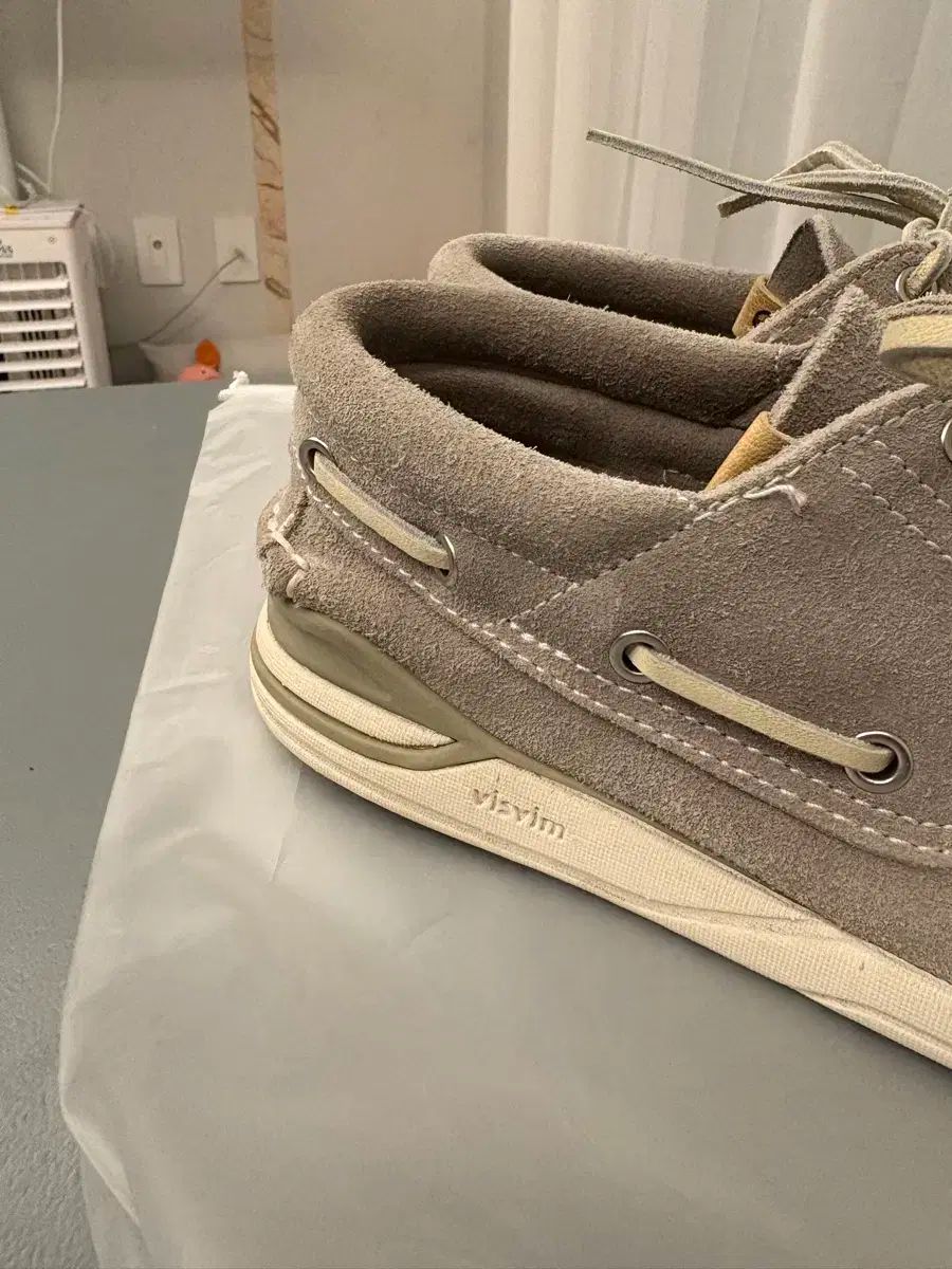 ホークニー グレー