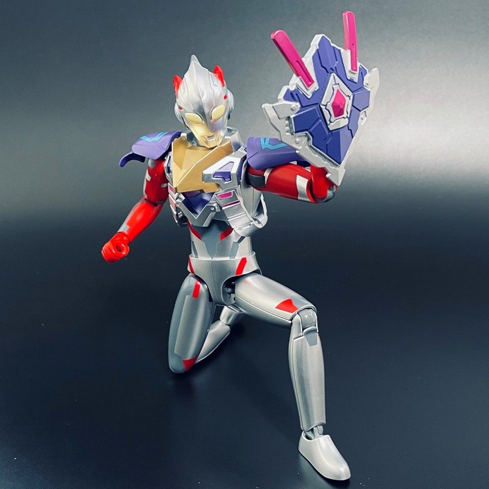 ブロックアクションフィギュア ウルトラマンXベムスター＆サイバー