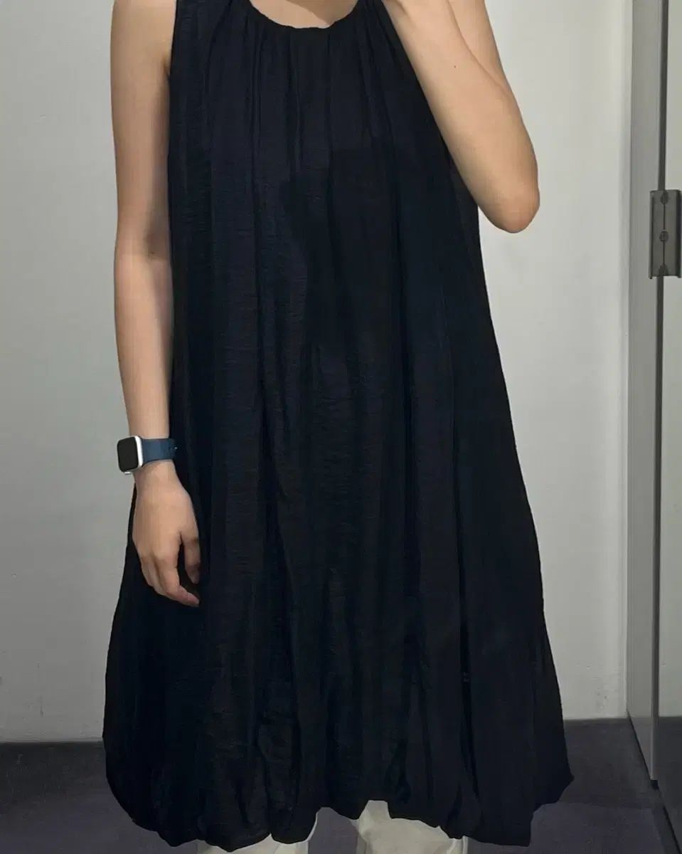 Cos コス ブラック ONE PIECE