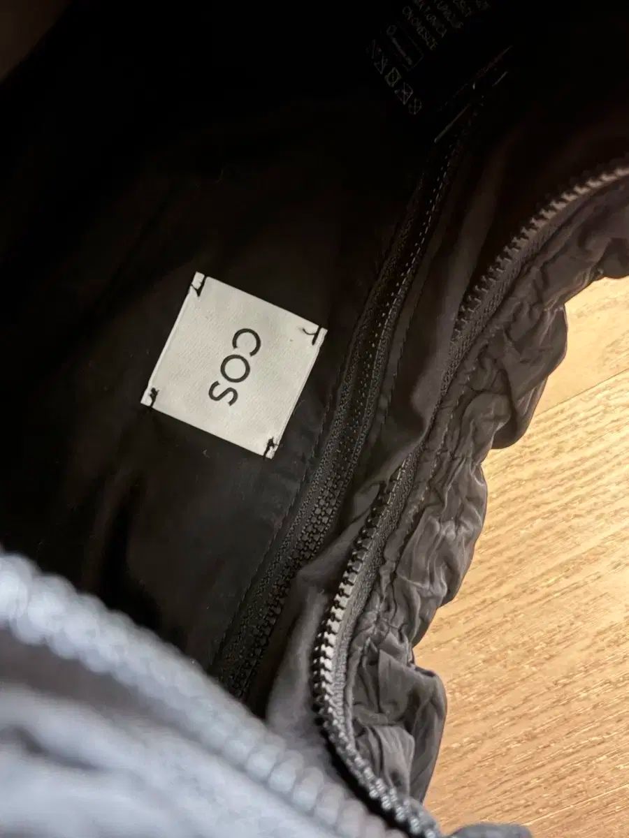  COSコス リープル クロスボディーバッグ ブラック メッセンジャーバッグ ショルダーバッグ