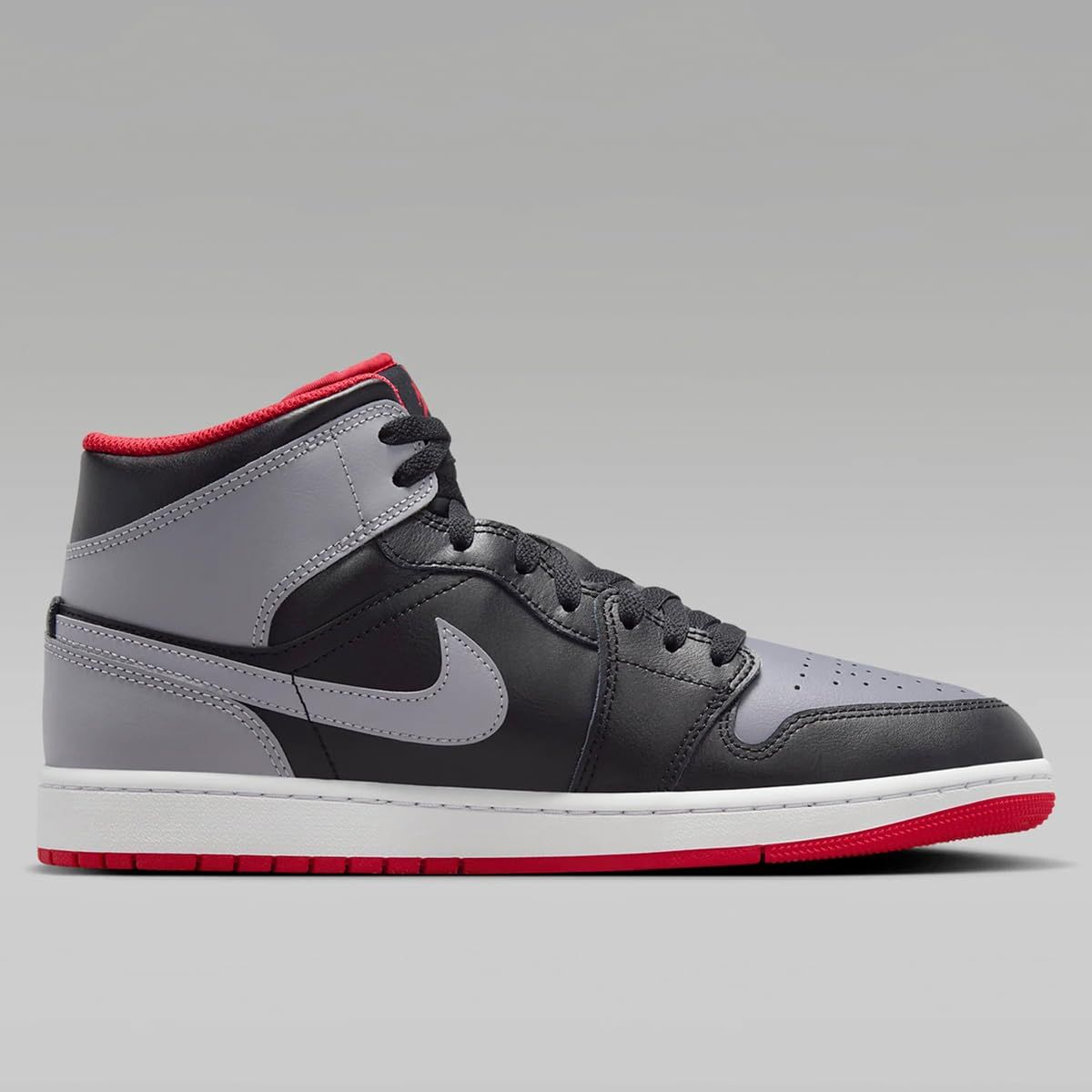 ナイキ エア ジョーダン 1 MID AIR JORDAN ブラック ファイヤーレッド ホワイト セメントグレー DQ 8426 006 日本 28 5 c cm