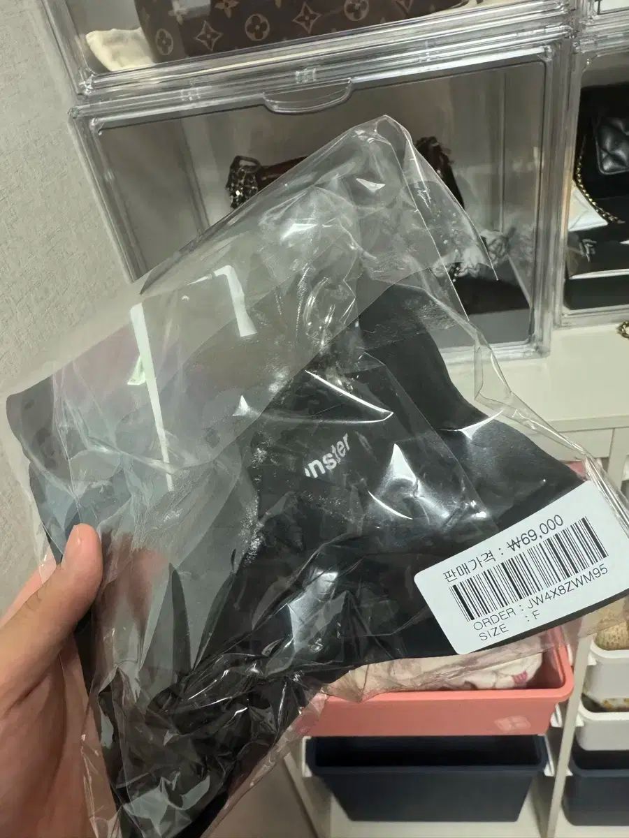 Juun.J ジュンジェイ MONSTER 聖水 ポップアップ キーホルダー