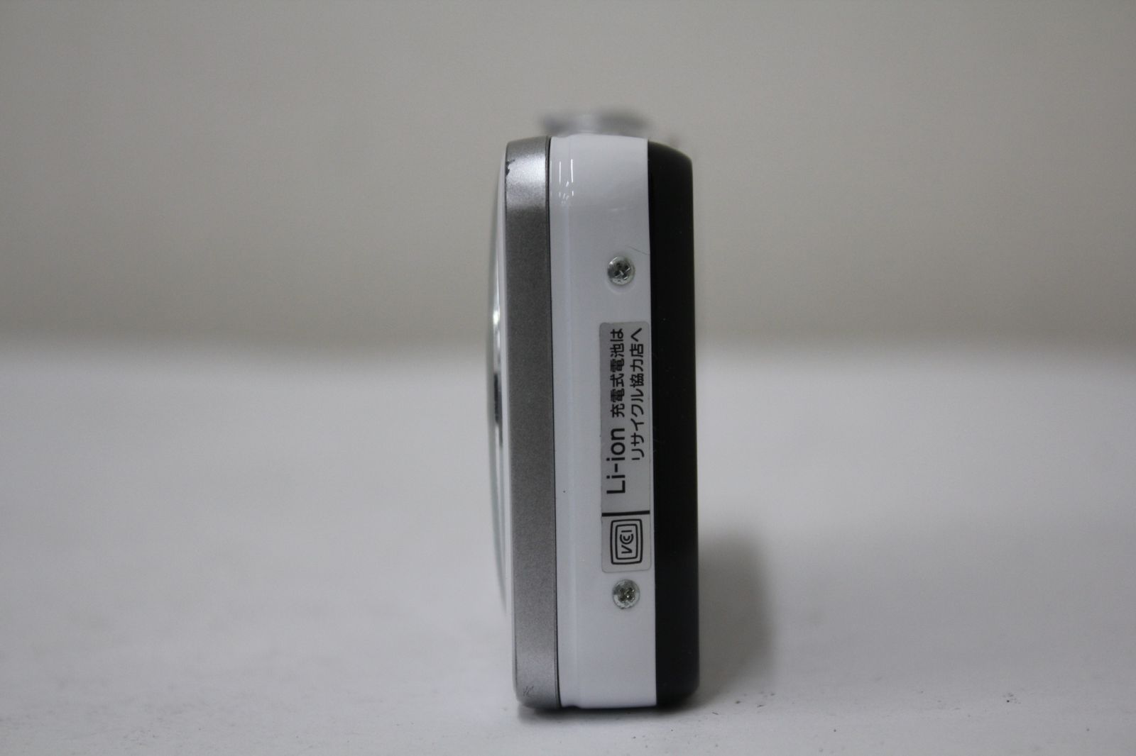 コンパクトデジタルカメラ e