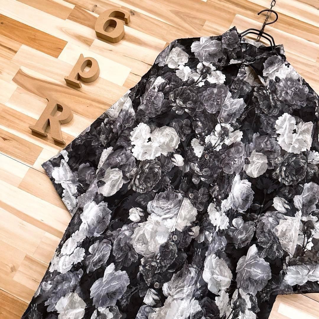 シヴァ―ライズ モノクロ ローズ 半袖シャツ フラワー 花柄 黒×白ホワイト