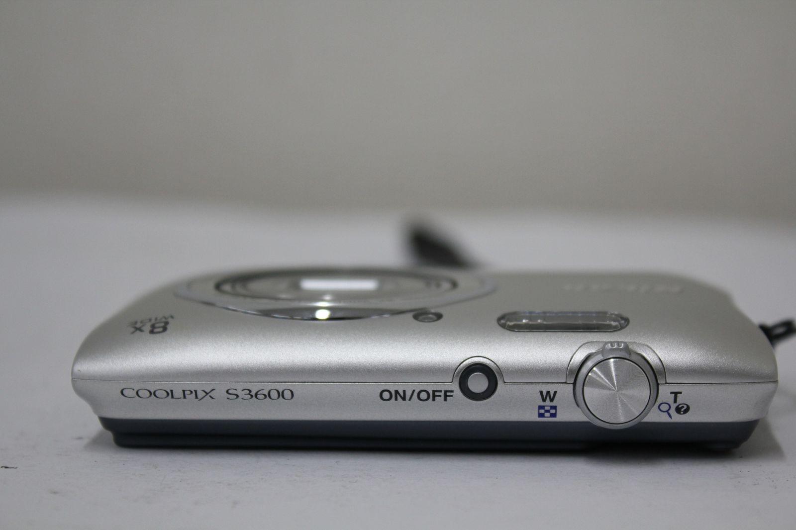 コンパクトデジタルカメラ