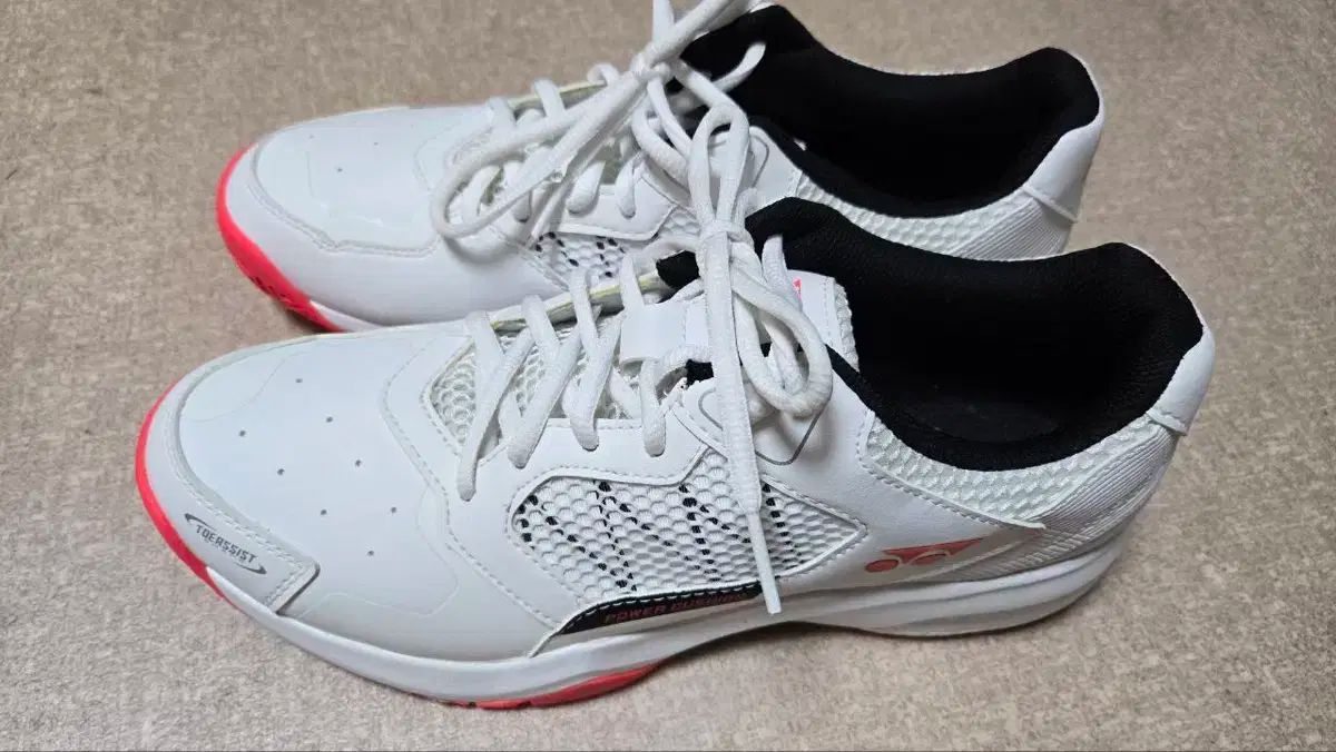 YONEX テニスシューズ