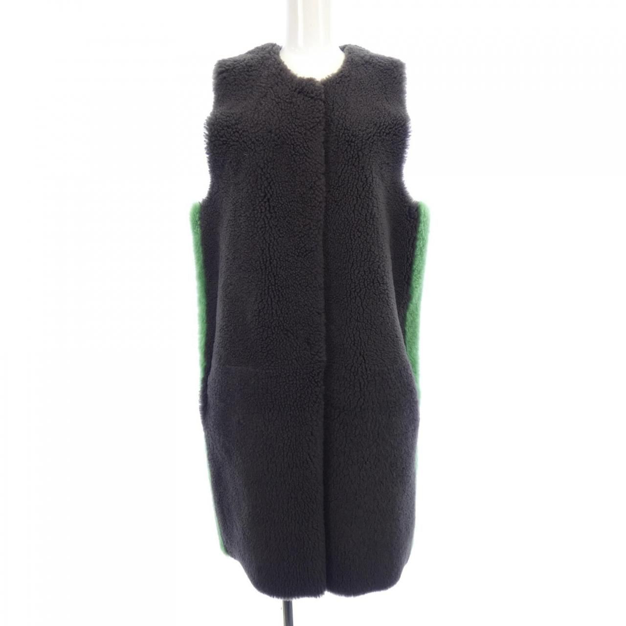 カールドノヒュー KARL DONOGHUE ムートンベスト