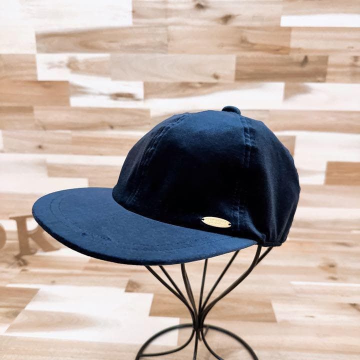 ツバ裏チェック柄 紺×赤