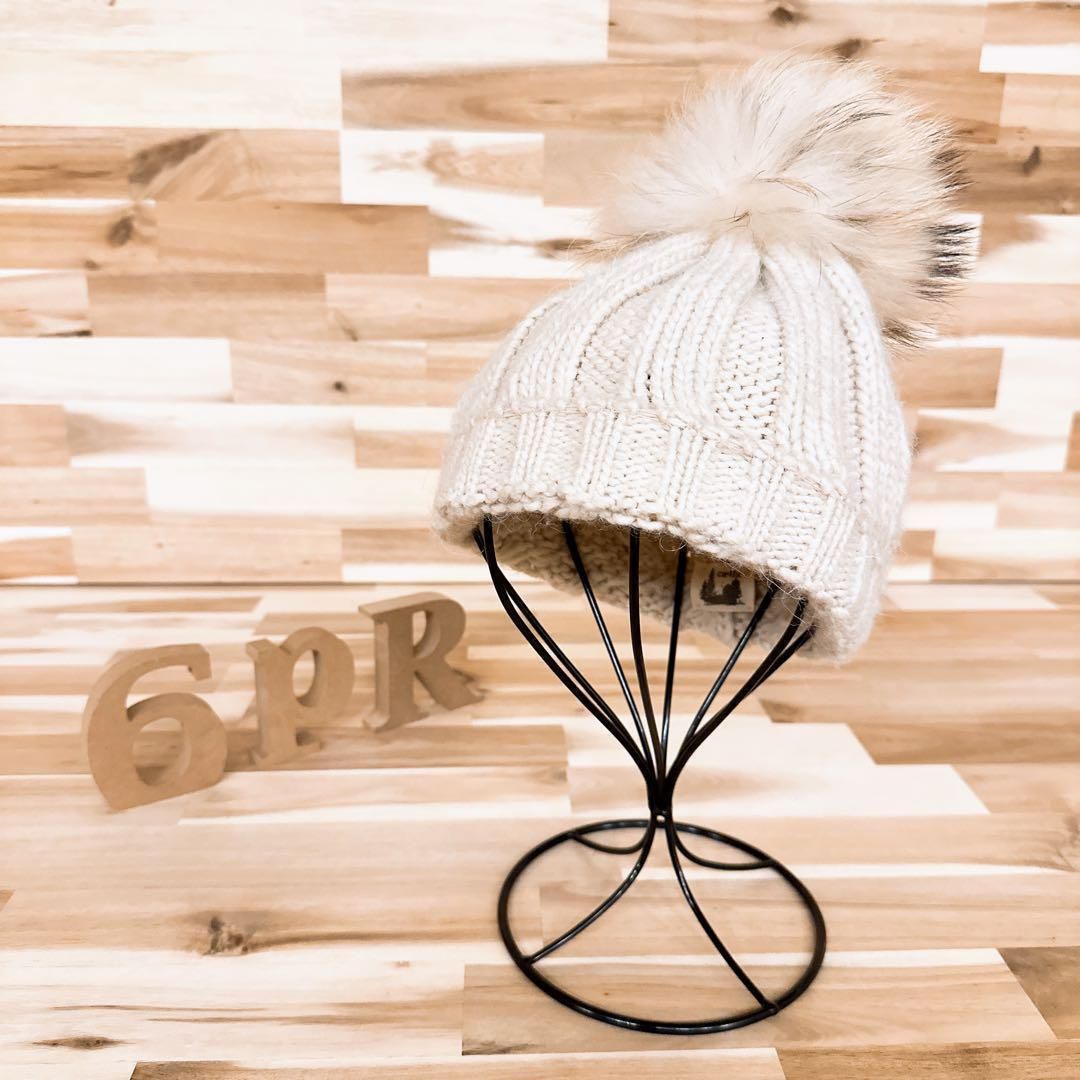 カシラ ボリューム ファー ボンボン 編み込み ニット帽 アイボリー×ベージュ