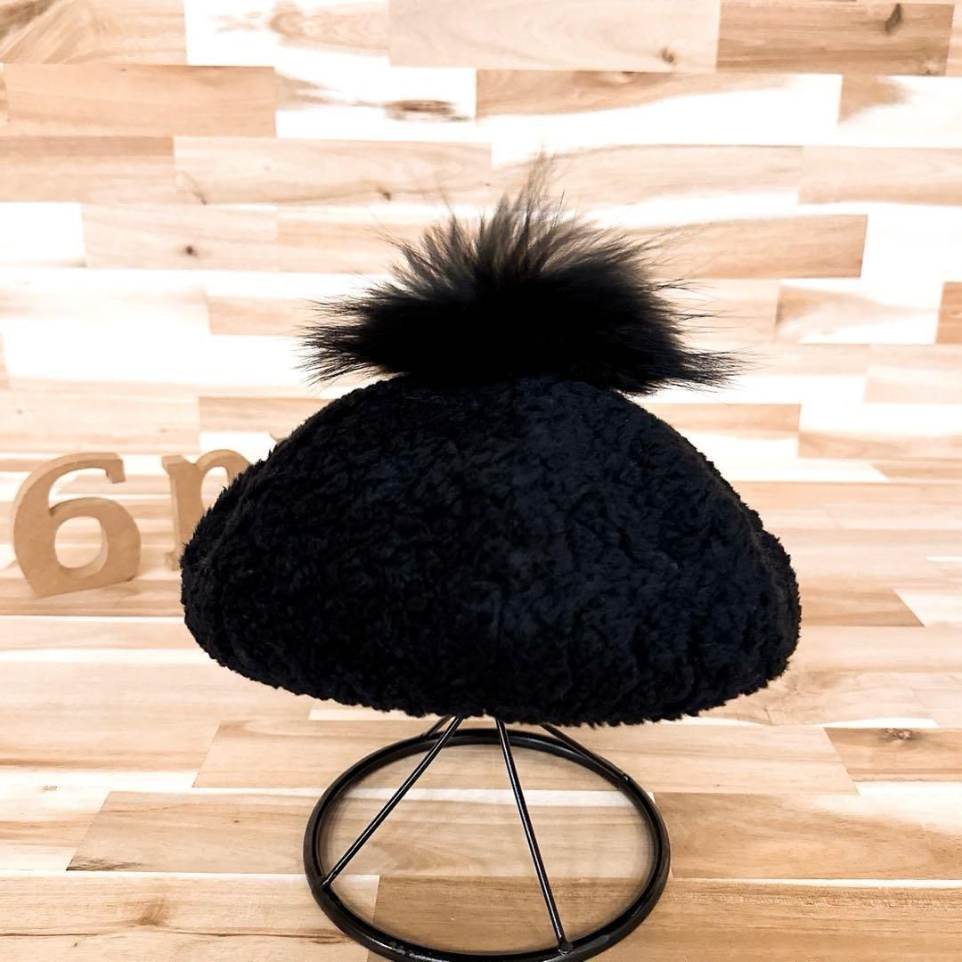 バーバリーブルーレーベル ファー ボンボン ボア ベレー帽 裏地チェック柄 黒ブラック