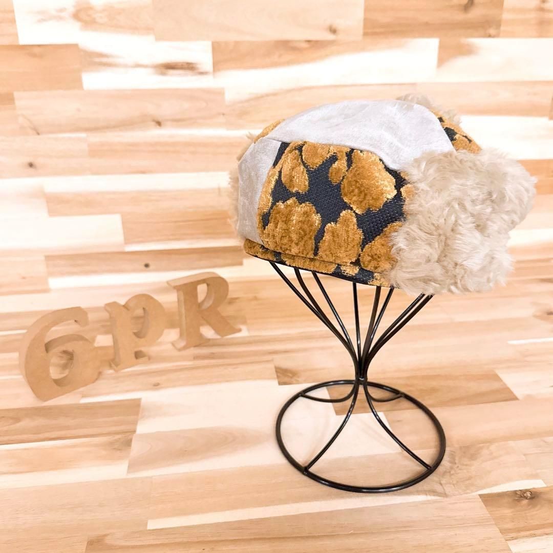 スエード ベージュ