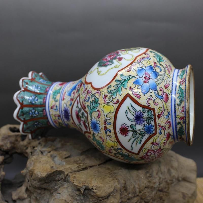清乾隆粉彩獅紋花口玉壺春瓶 景徳鎮 陶磁器 装飾品 現代工芸品 美術品