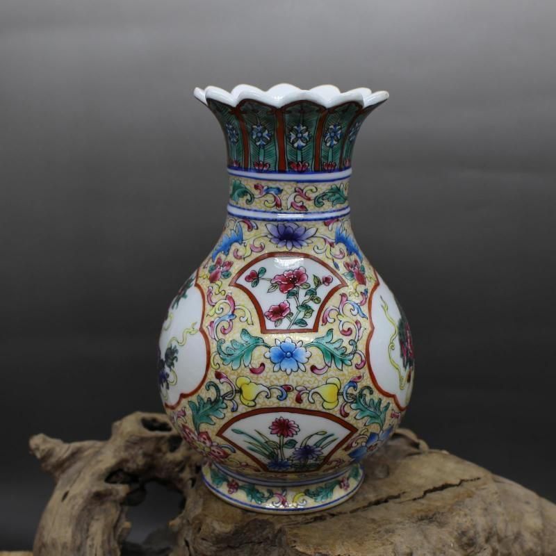 清乾隆粉彩獅紋花口玉壺春瓶 景徳鎮 陶磁器 装飾品 現代工芸品 美術品