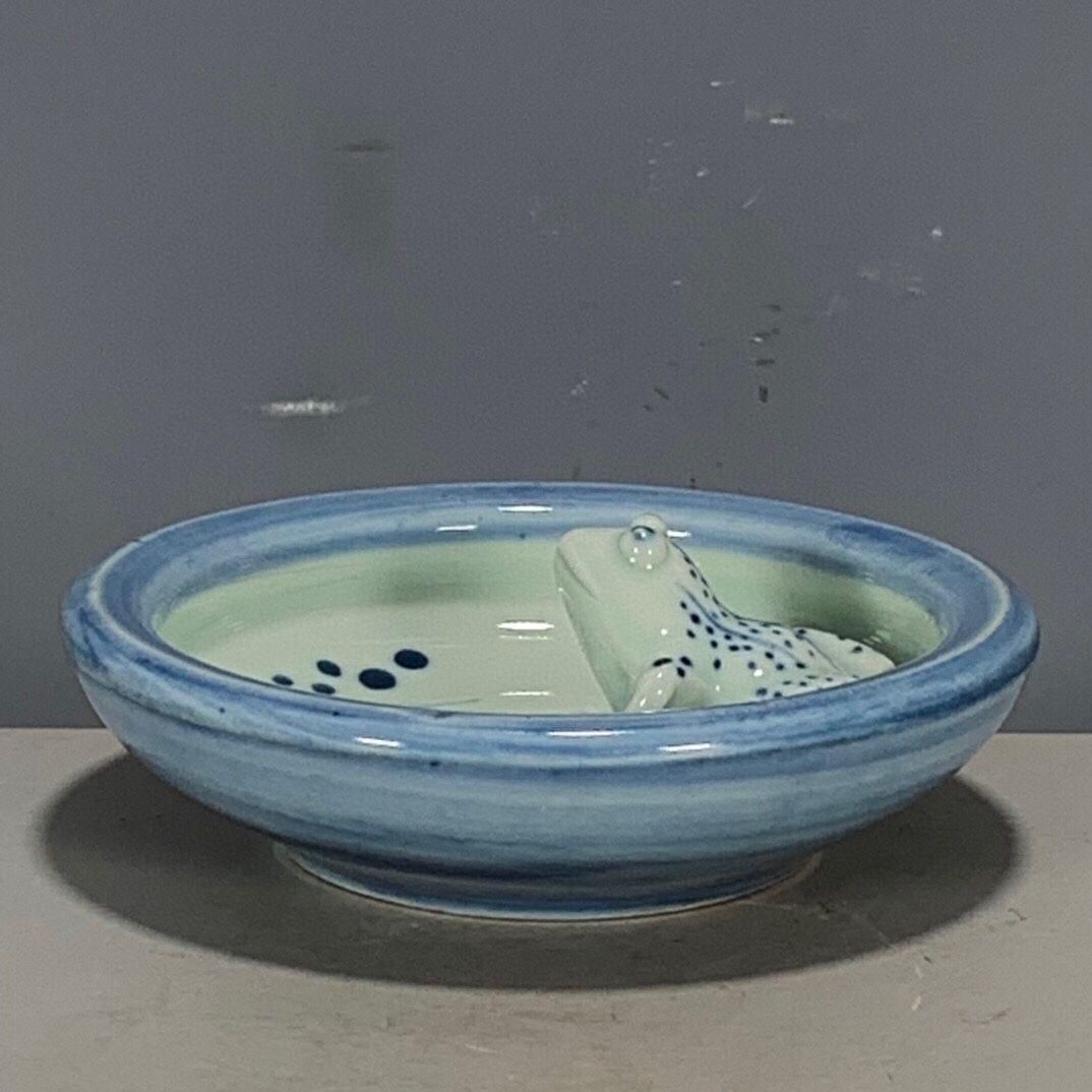 磁器 手画青花浮彫り産声来財筆洗書道具 文房具 装飾品 現代工芸品