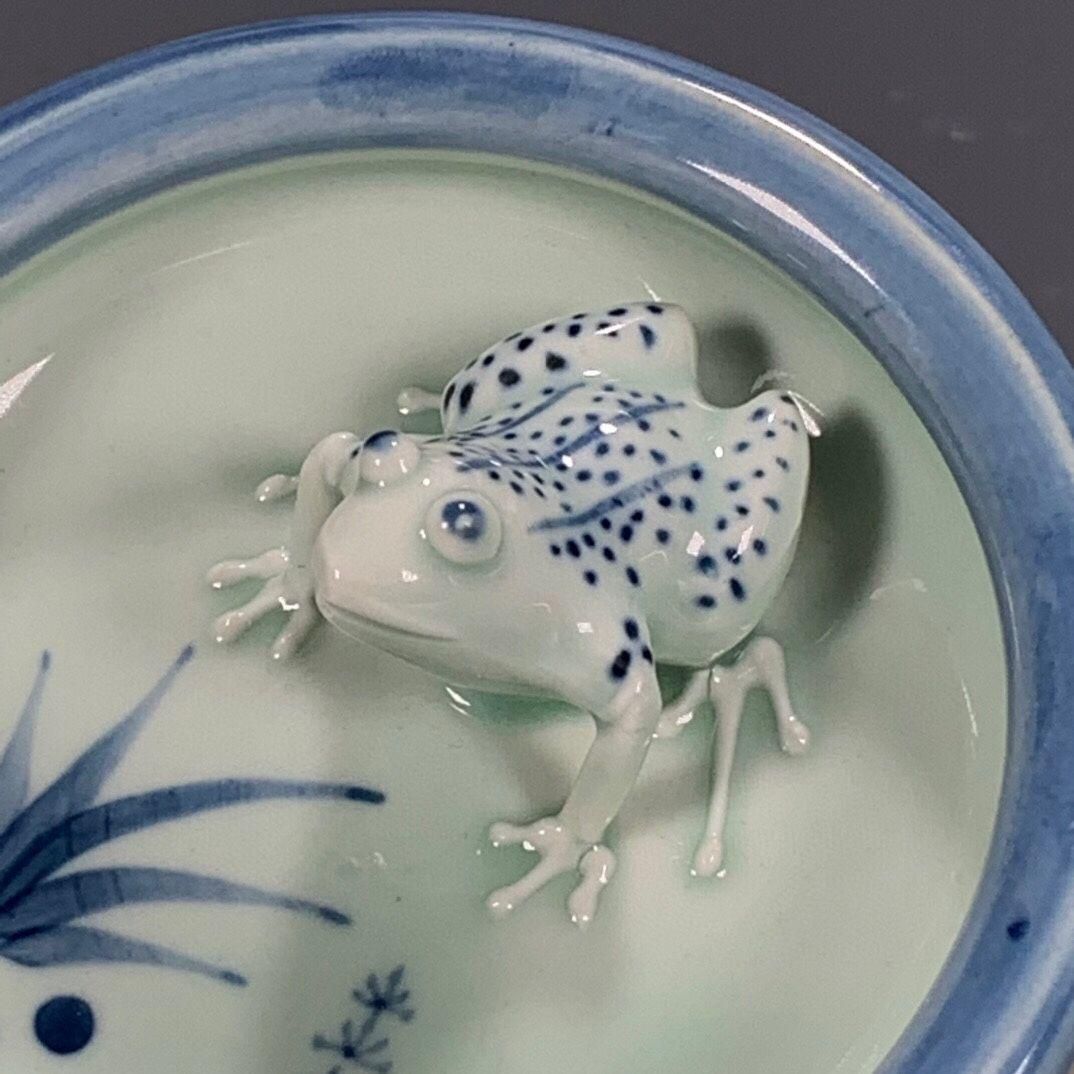 磁器 手画青花浮彫り産声来財筆洗書道具 文房具 装飾品 現代工芸品