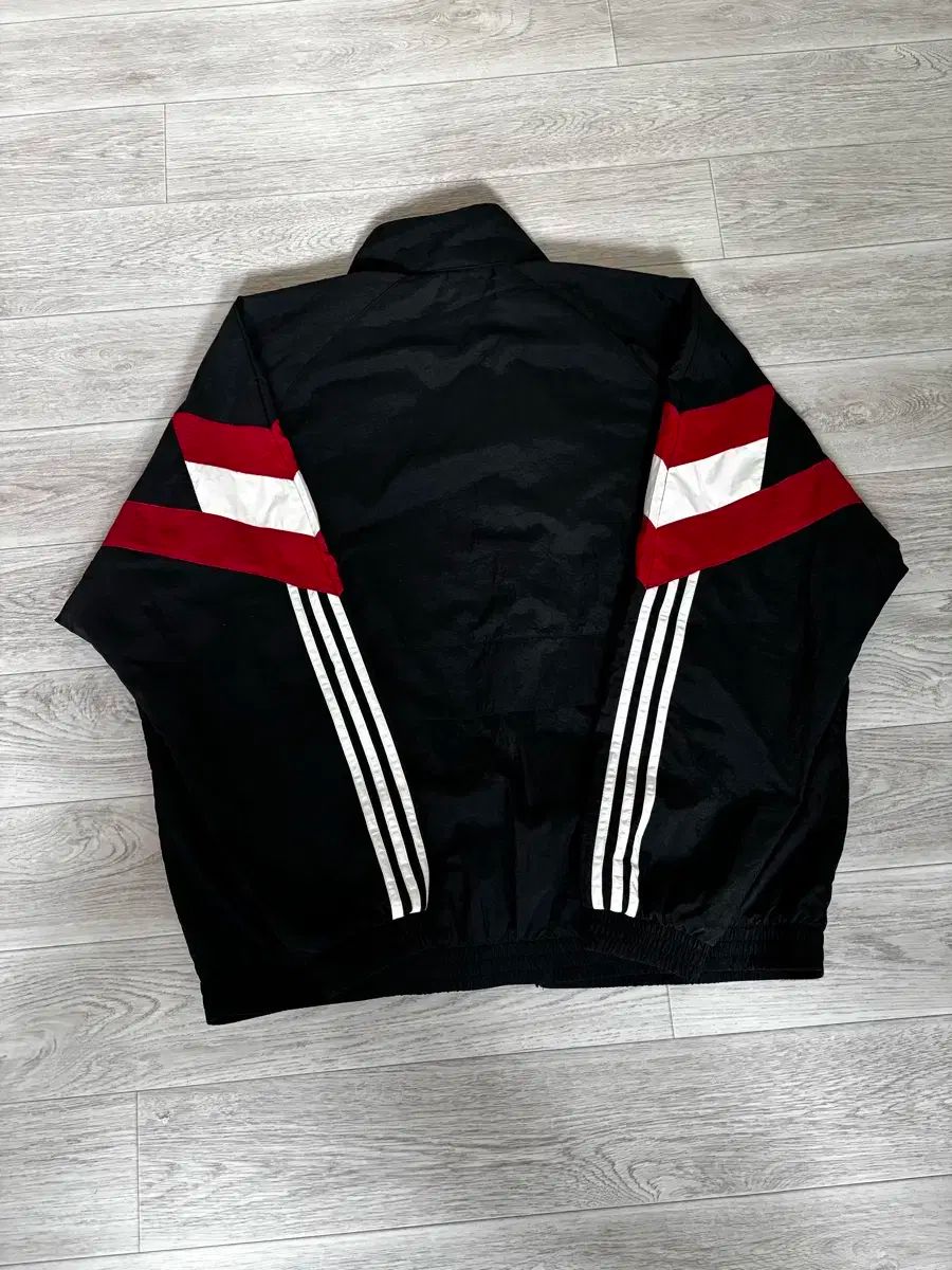 アディダス UNITED FC ウィンドブレーカー 2 XL