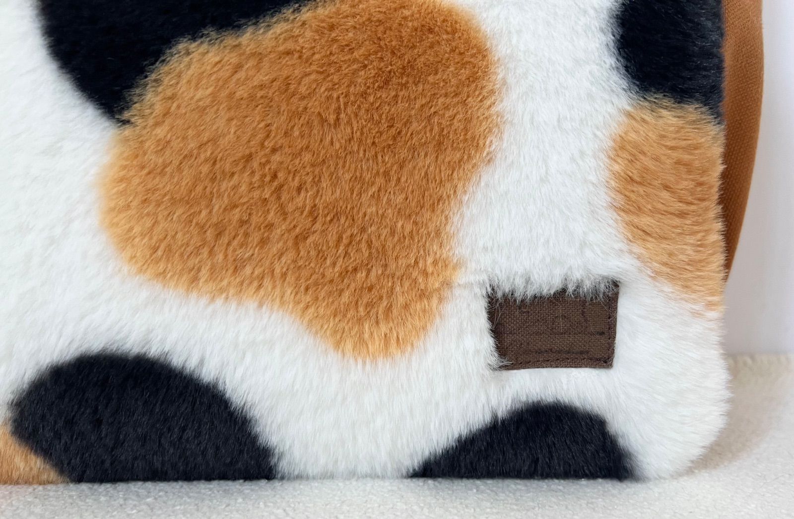 Lサイズ】三毛猫柄 ボア 倉敷帆布使用 肩掛けトートバッグ サイド