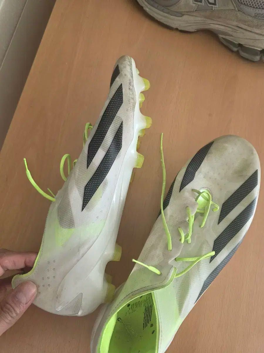 アディダス サッカーシューズ 275