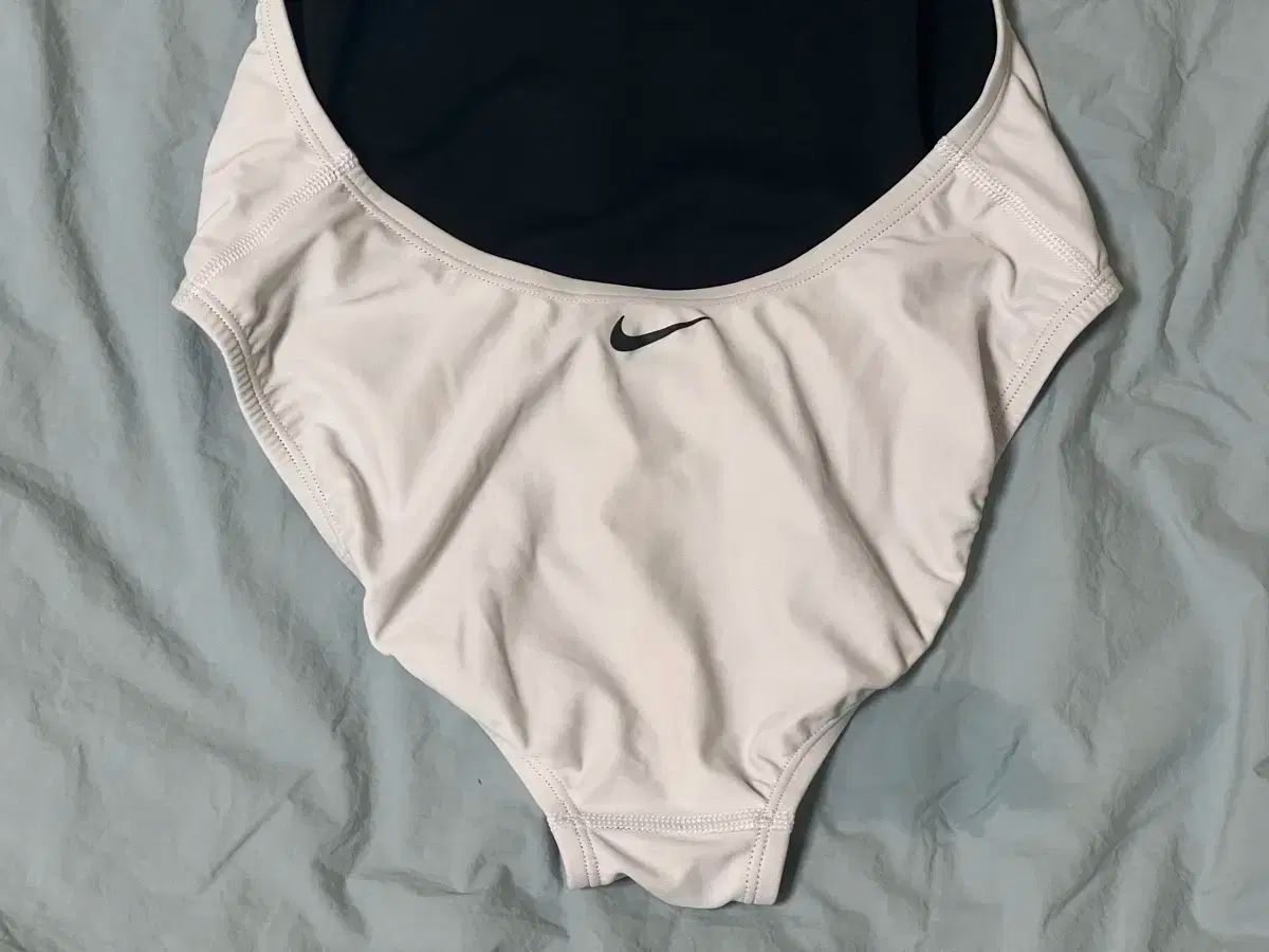 ロゴカットアウト