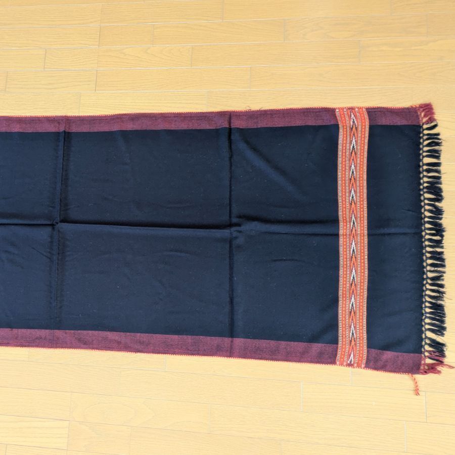 インド製 手織りショール テーブルランナー ブラック×レッド 民族柄 ボヘミアン フリンジ付き