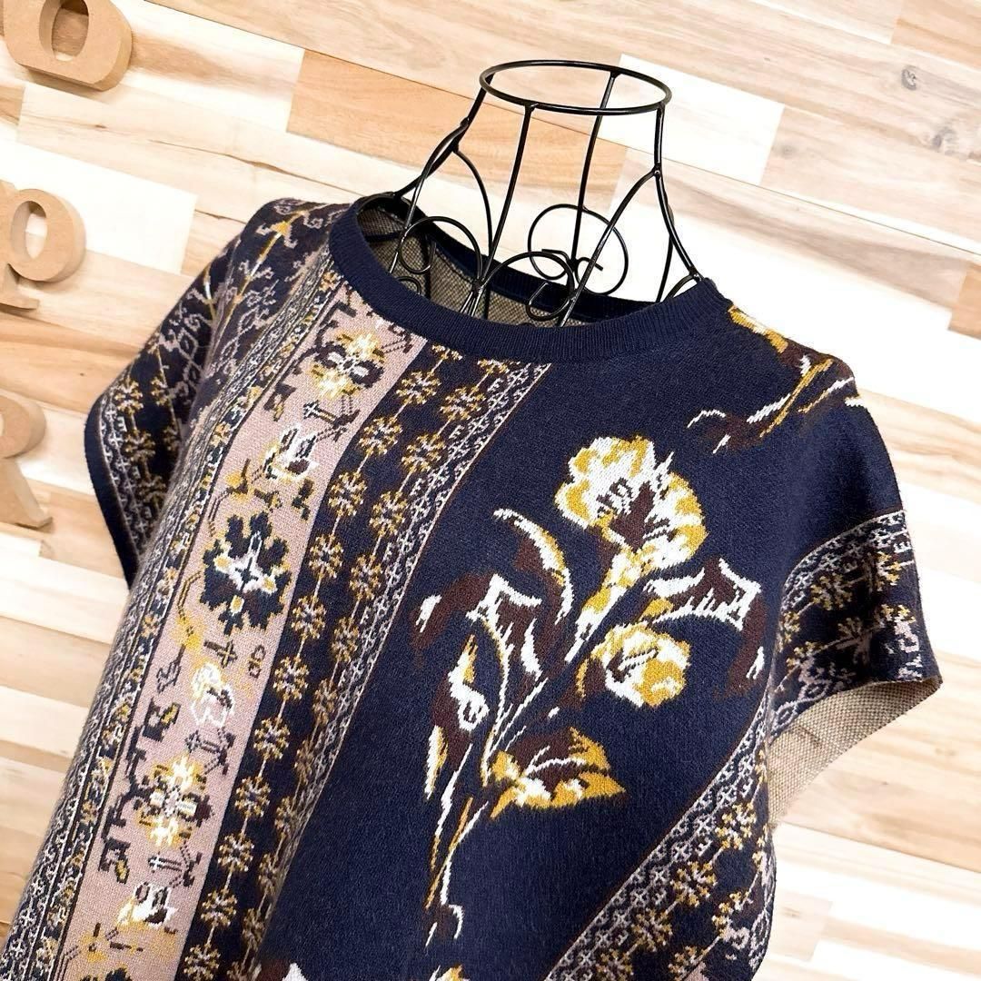 アメリ ジャガード織 エスニック×花柄 フリンジ ニット ベスト レーヨン 紺