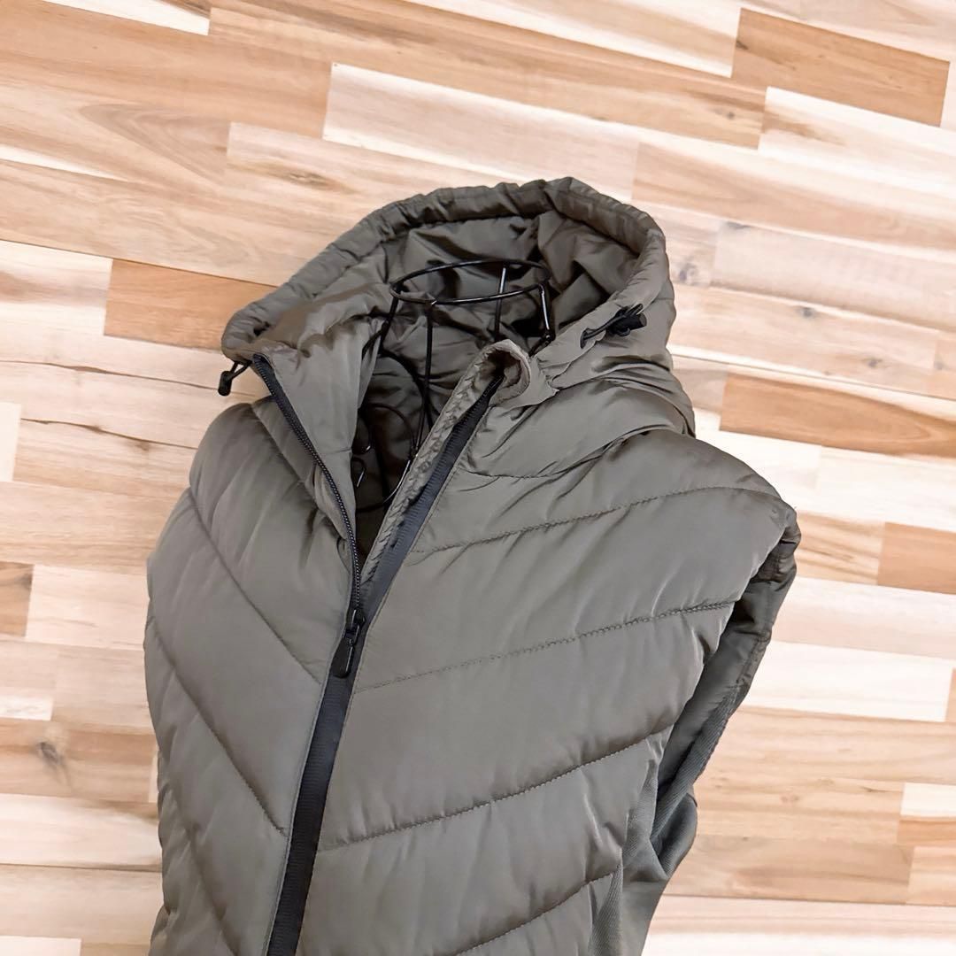 ZARA - 【ザラ】フード付き ニット切り替え キルティング 中綿 ベスト XS 黒ブラック ザラ】フード付き ニット切り替え キルティング 中綿 ベスト L カーキ