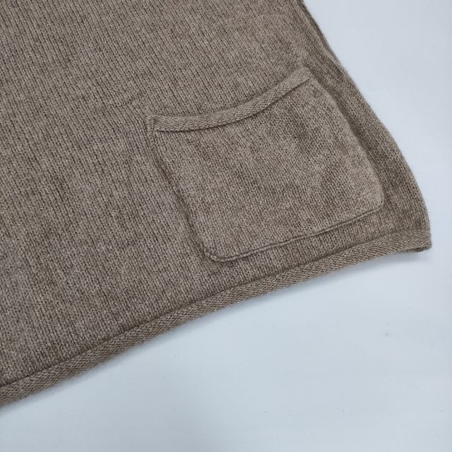 ノースリーブニット