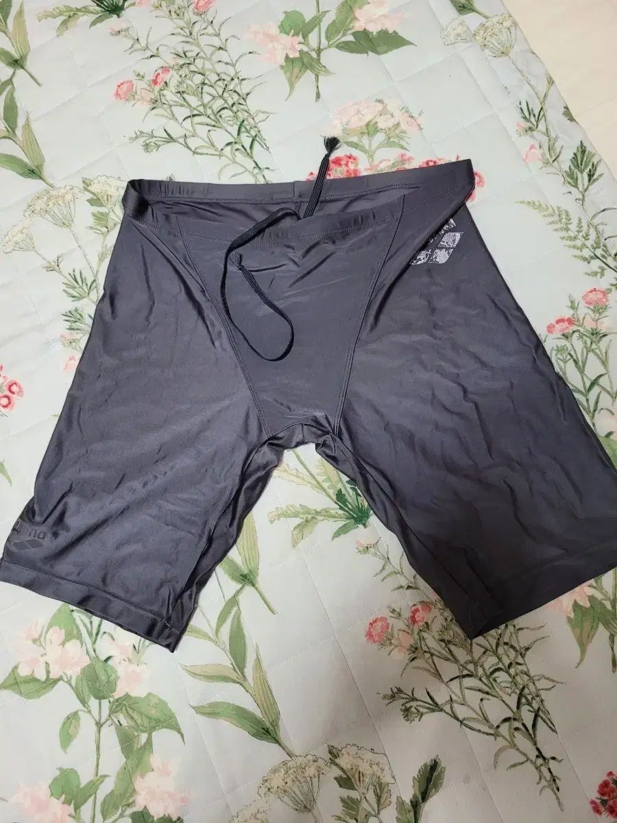 アリーナ水着セット