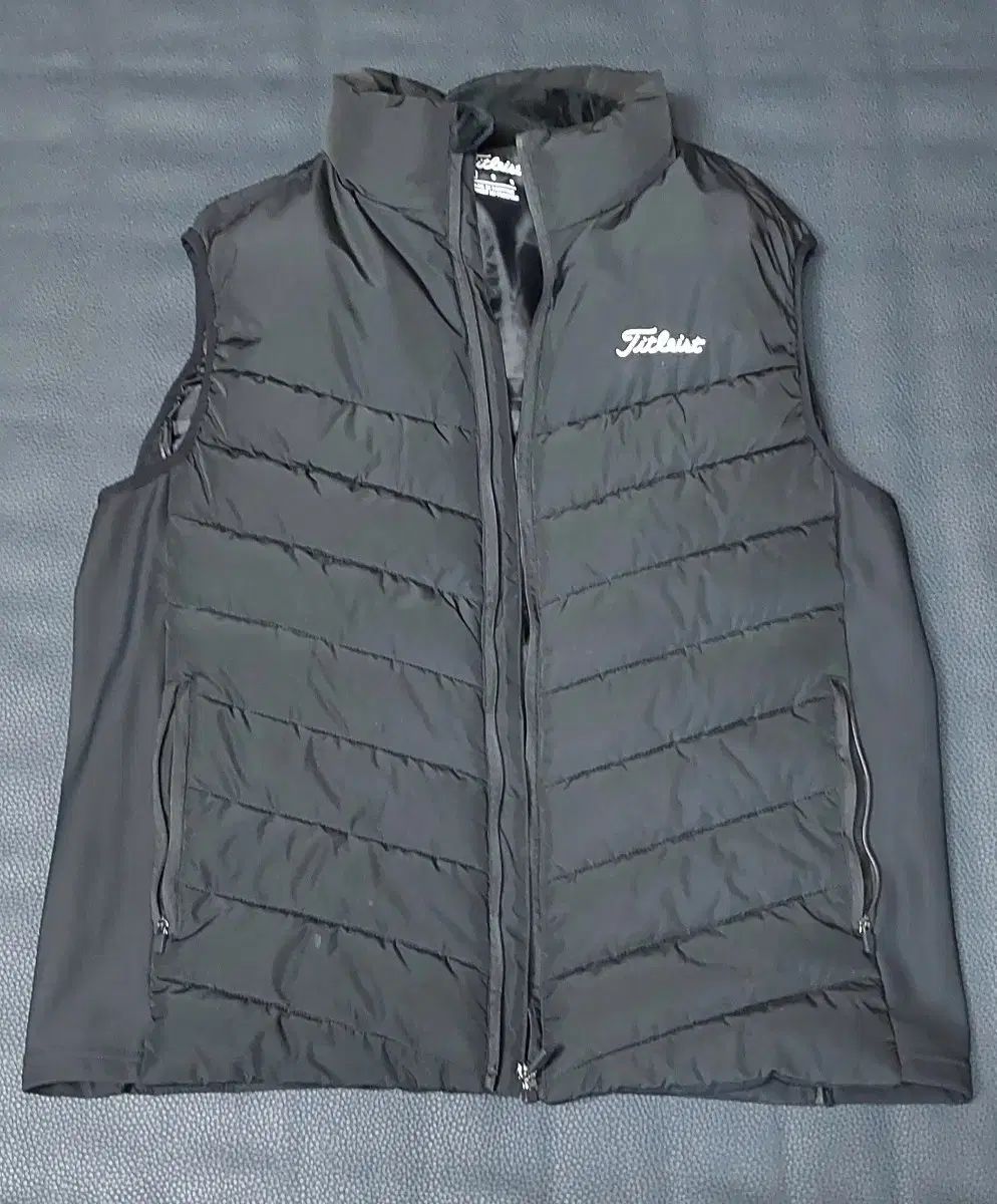 タイトリスト ブラック ダウン ベスト L