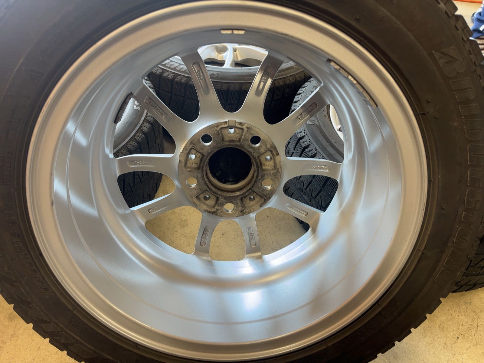 16インチ 4本セット