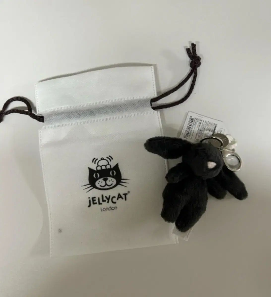 JELLYCAT(ジェリーキャット)Bashful Bunny キーホルダー Inky - メルカリ