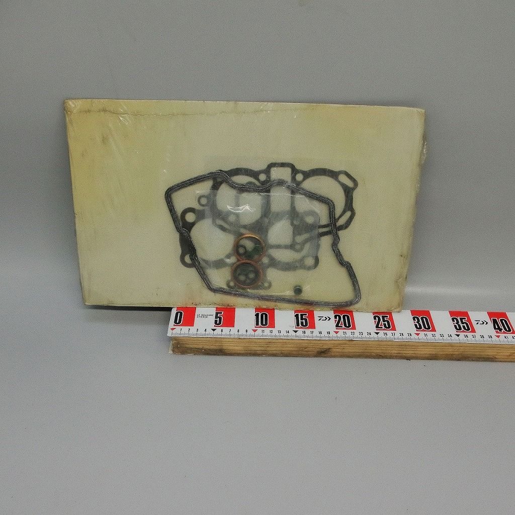 フェナカイト 10金ピアス（両耳）