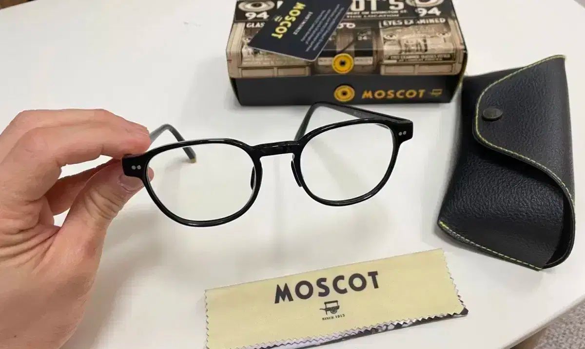 MOSCOT モスコット